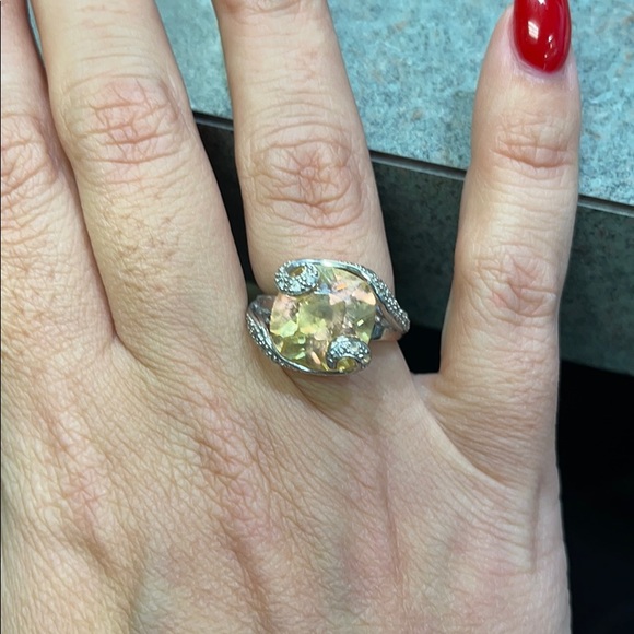 Ring - Picture 4 of 4